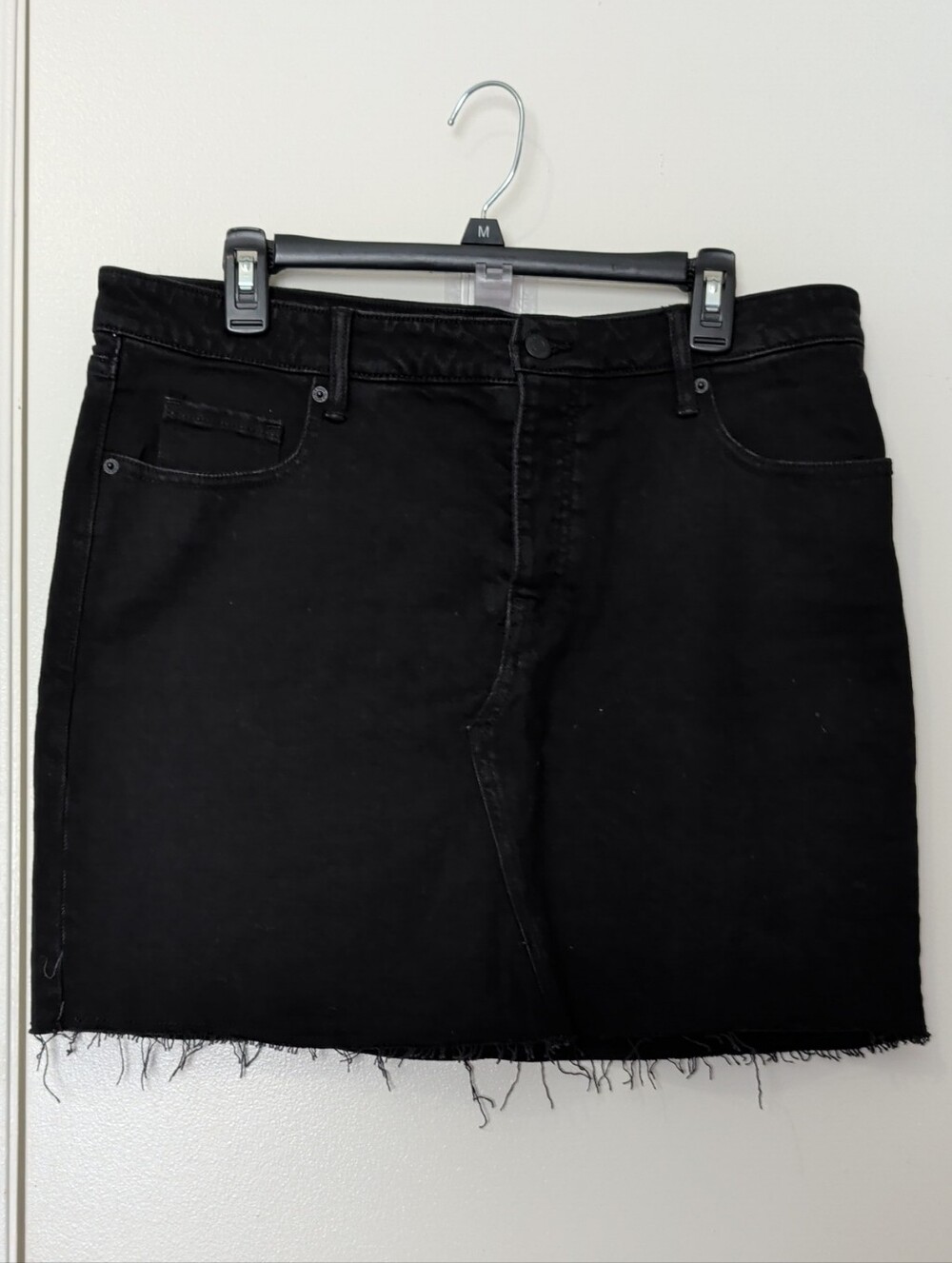 Old Navy Black Denim Raw-Hem Mini Skirt Size 14